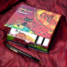 CAJA ESQUELAS, LAPICERA Y POST IT CATS